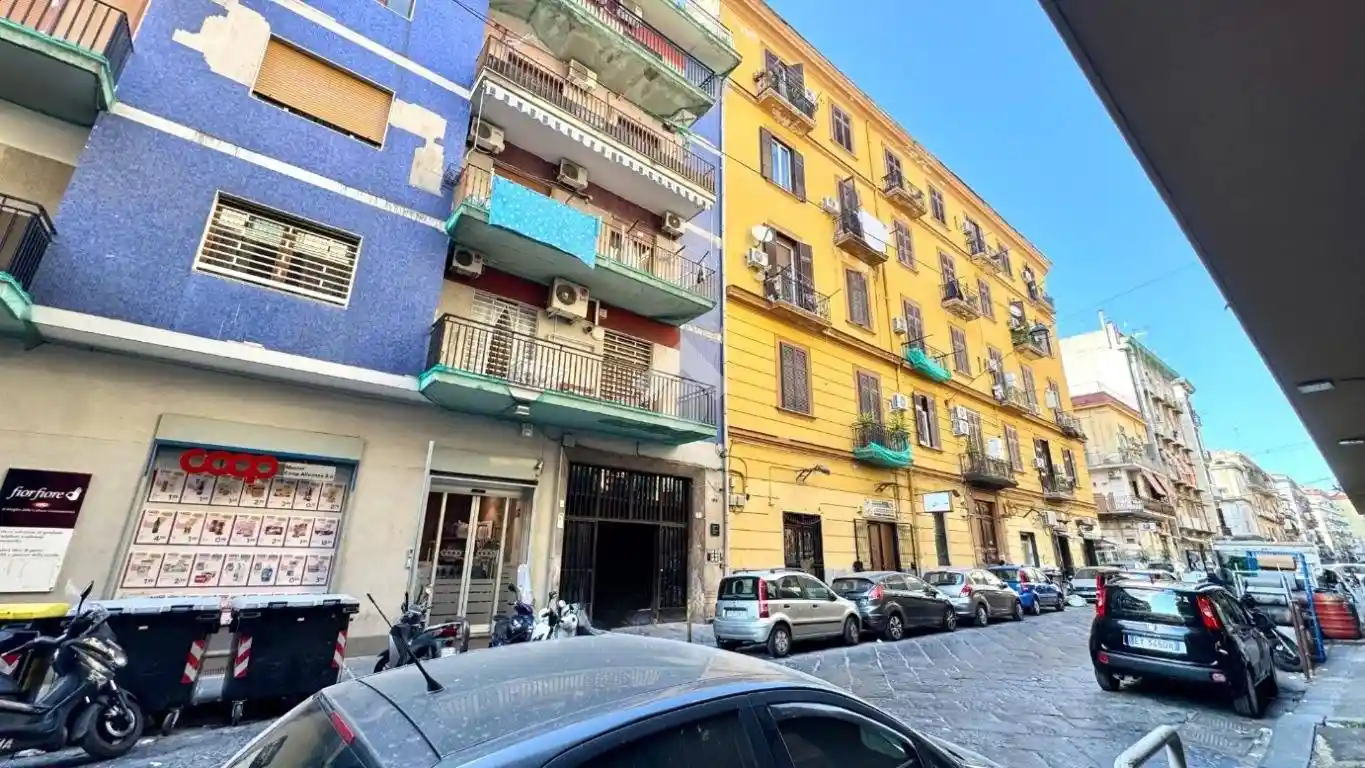 Appartamento in vendita a Napoli