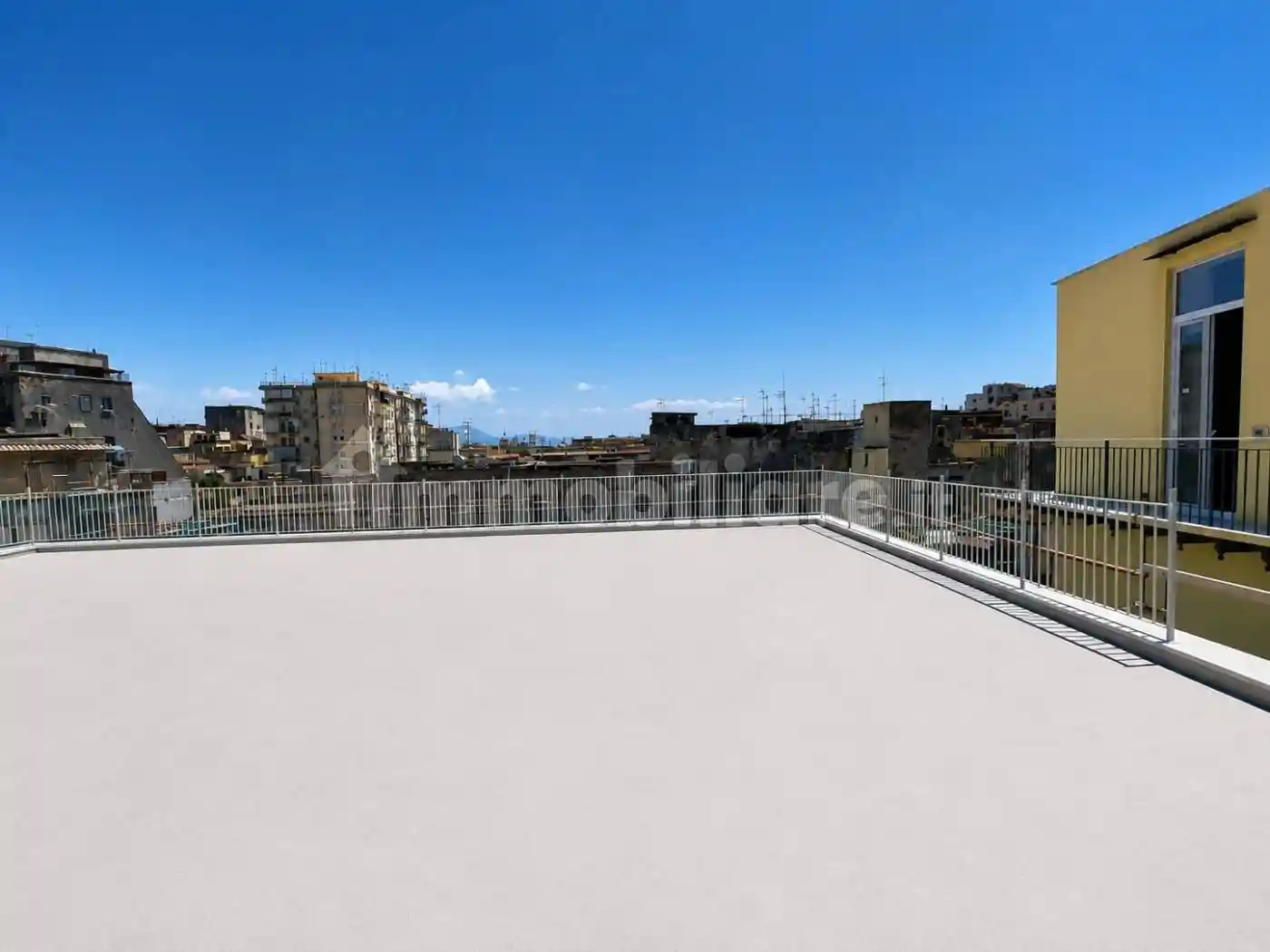 Palazzo - Edificio in vendita a Napoli