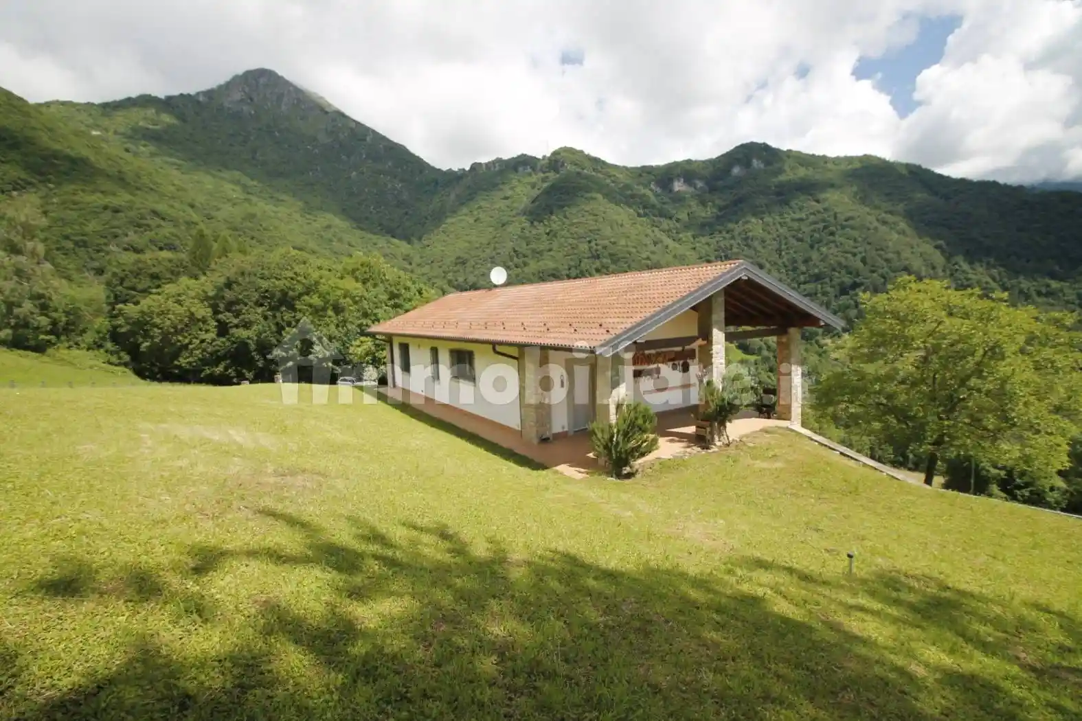 Villa in vendita a Sant'Omobono Terme