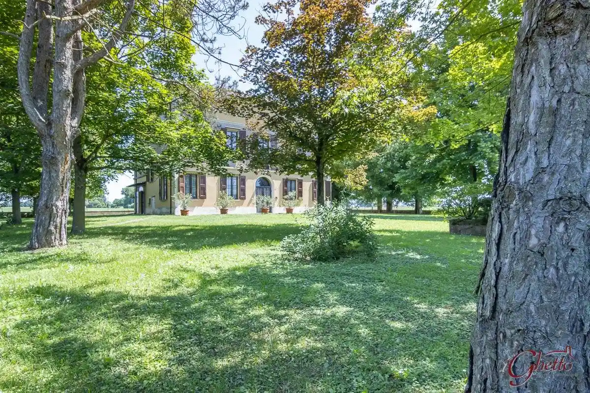 Rustico - Casale in vendita a Cento