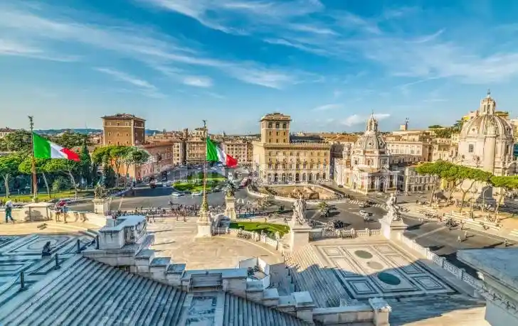 Palazzo - Edificio in vendita a Roma