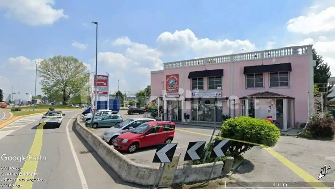 Palazzo - Edificio in vendita a Somma Lombardo