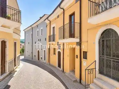Villa in vendita a Bussi sul Tirino