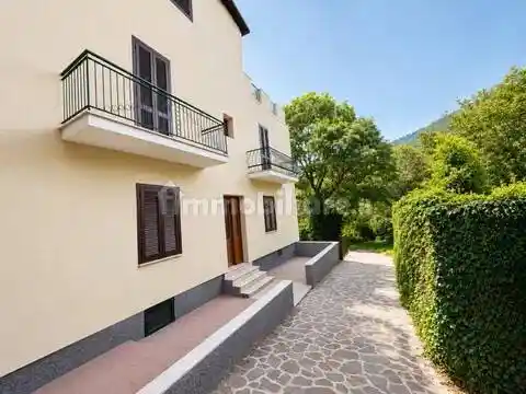 Appartamento in vendita a Bussi sul Tirino
