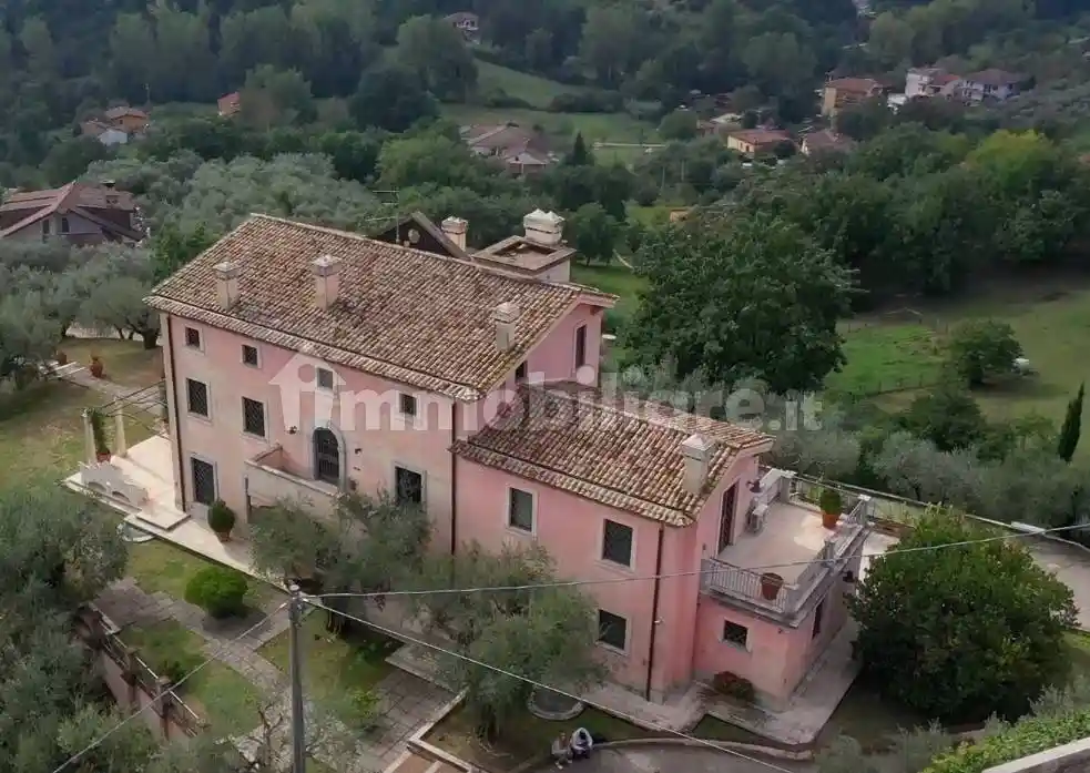 Villa in vendita a Frosinone