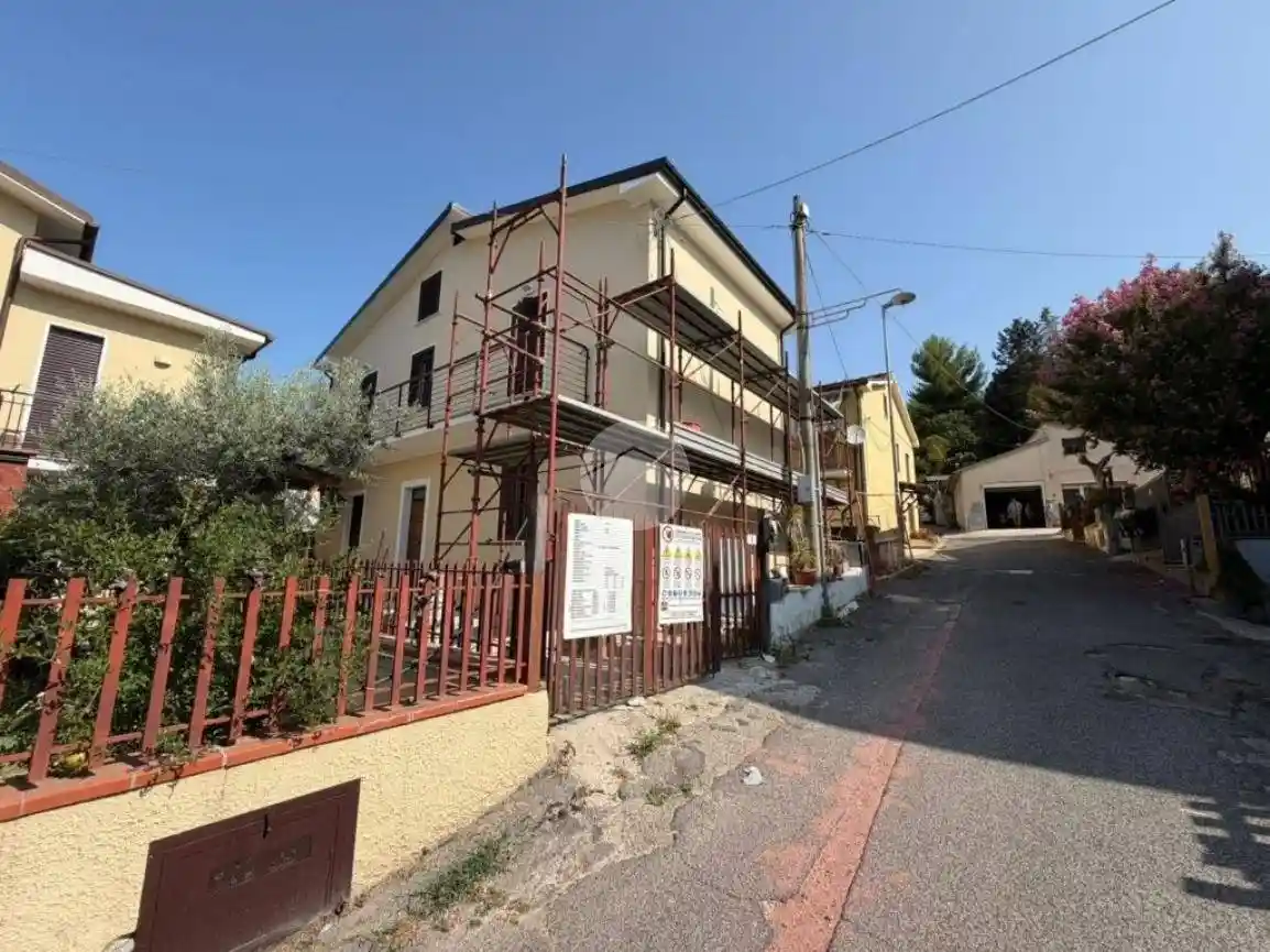 Casa indipendente in affitto a Fara in Sabina