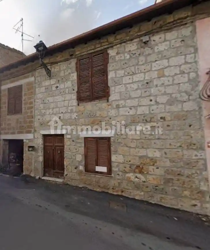 Casa indipendente in vendita a Bassano Romano
