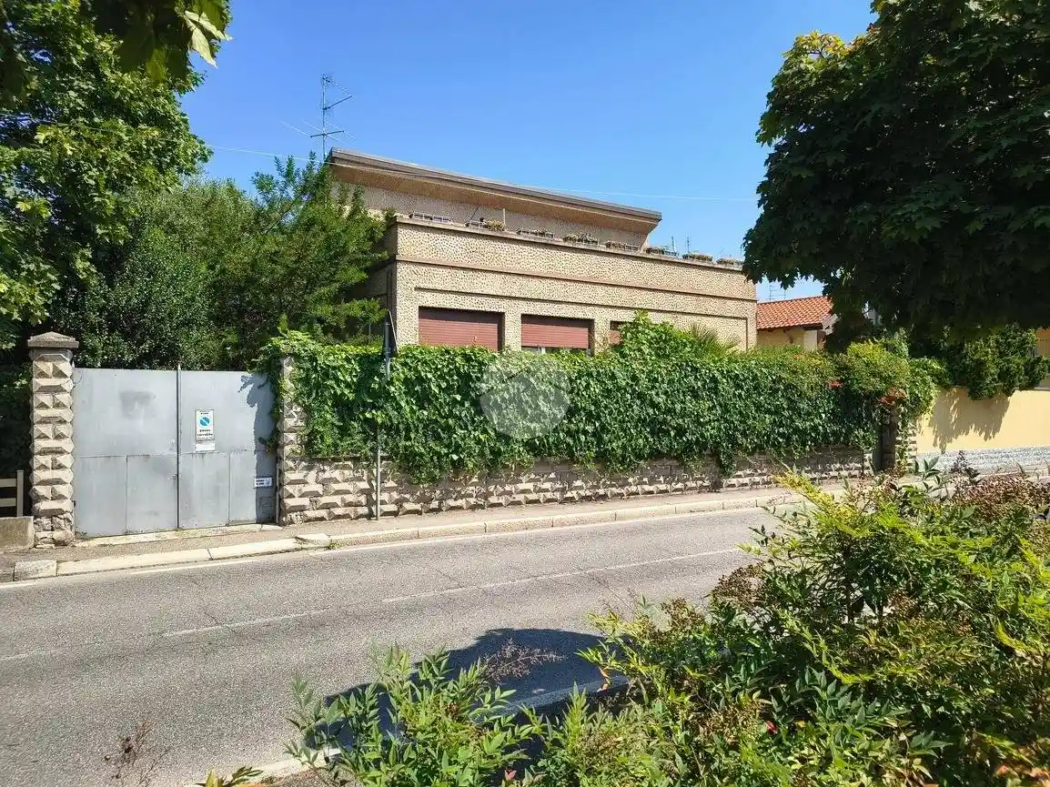 Villa in vendita a Mesero