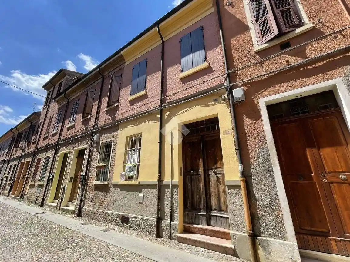 Casa indipendente in vendita a Ferrara