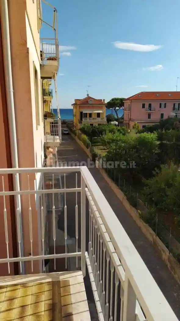 Appartamento in affitto a Borgio Verezzi