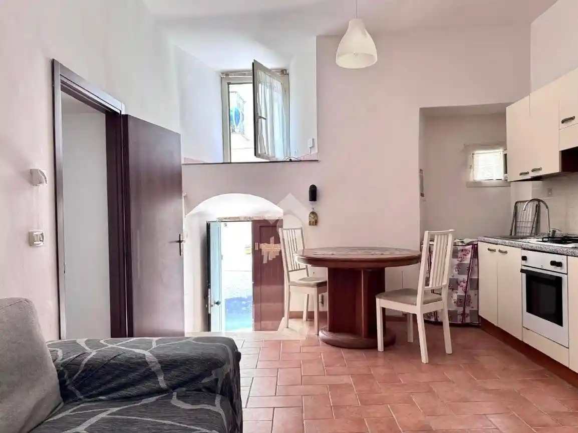 Appartamento in vendita a Caprarola