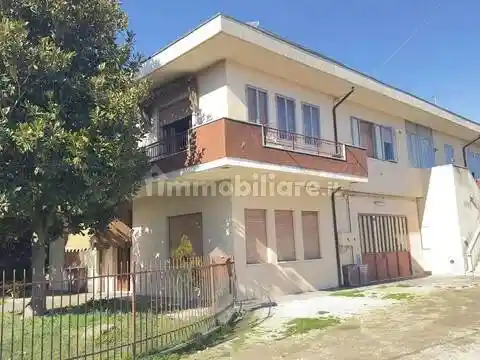 Palazzo - Edificio in vendita a Lendinara