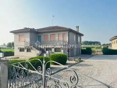 Villa in vendita a Lusia