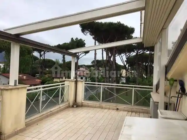 Appartamento in vendita a Montignoso