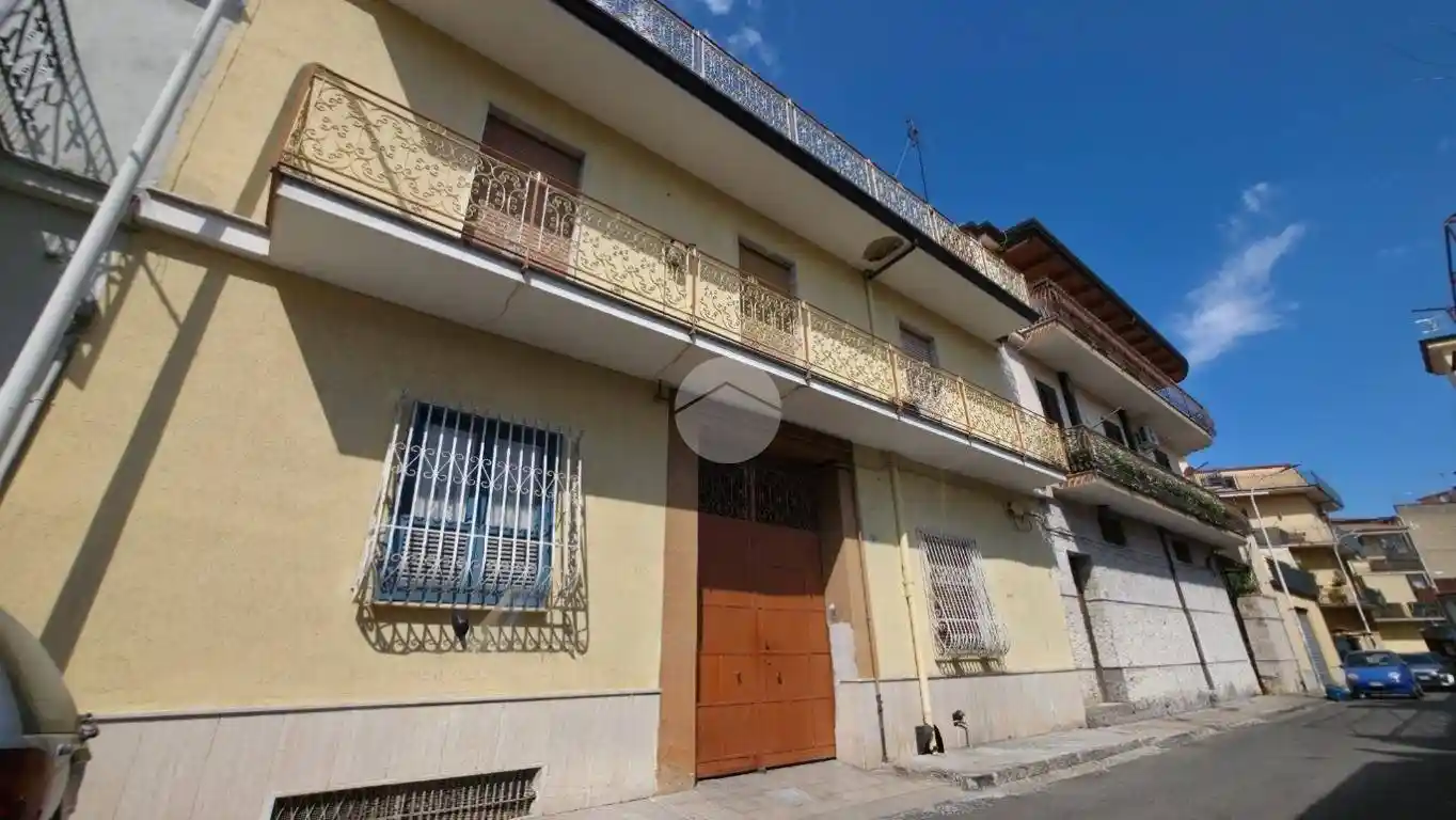 Palazzo - Edificio in vendita a Frattamaggiore