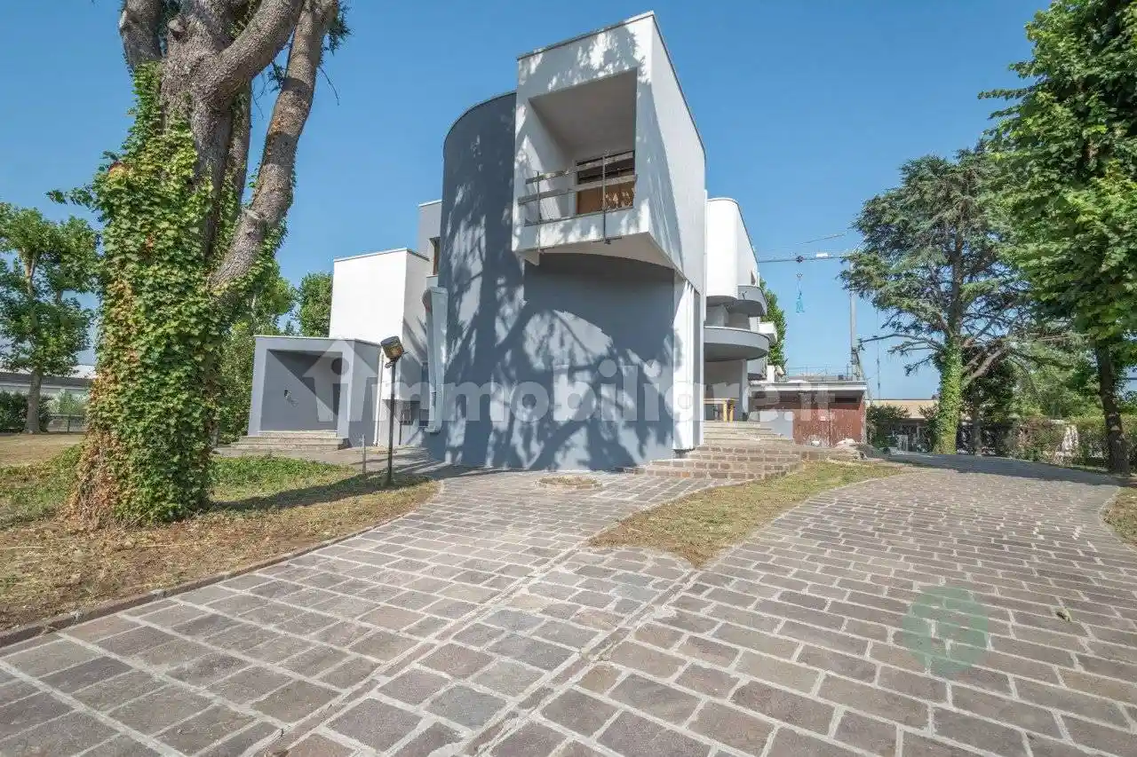 Casa indipendente in vendita a Novi di Modena