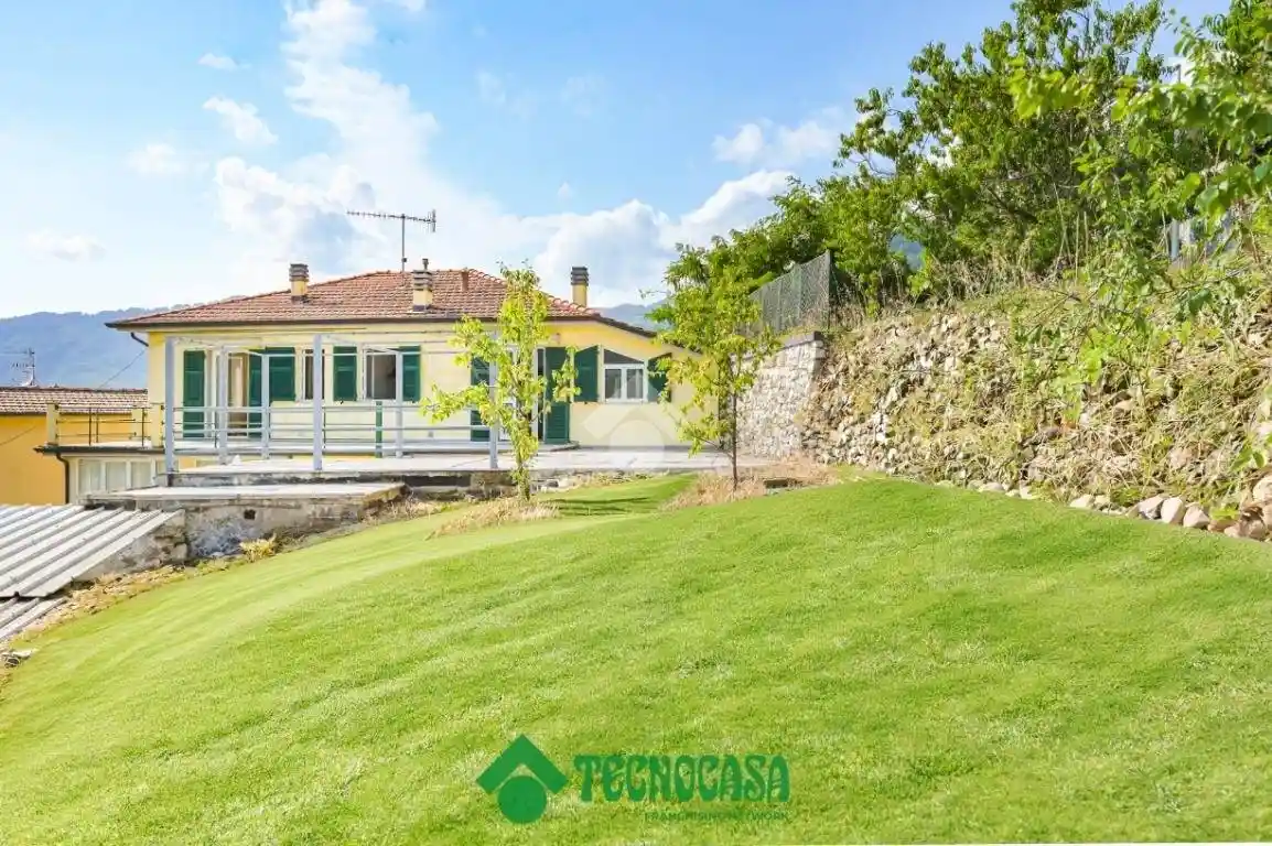 Casa indipendente in vendita a Calice al Cornoviglio