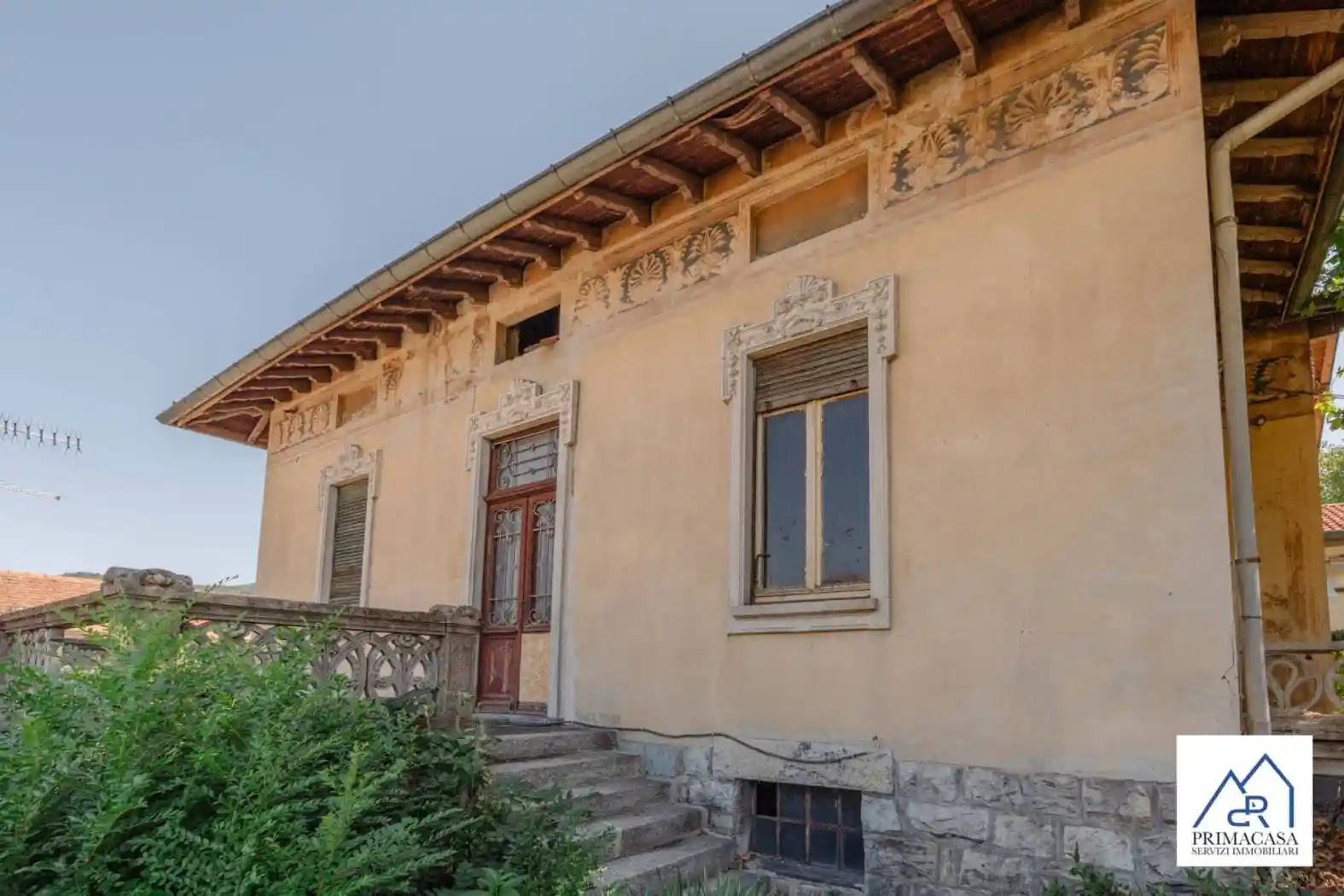 Villa in vendita a Gavirate