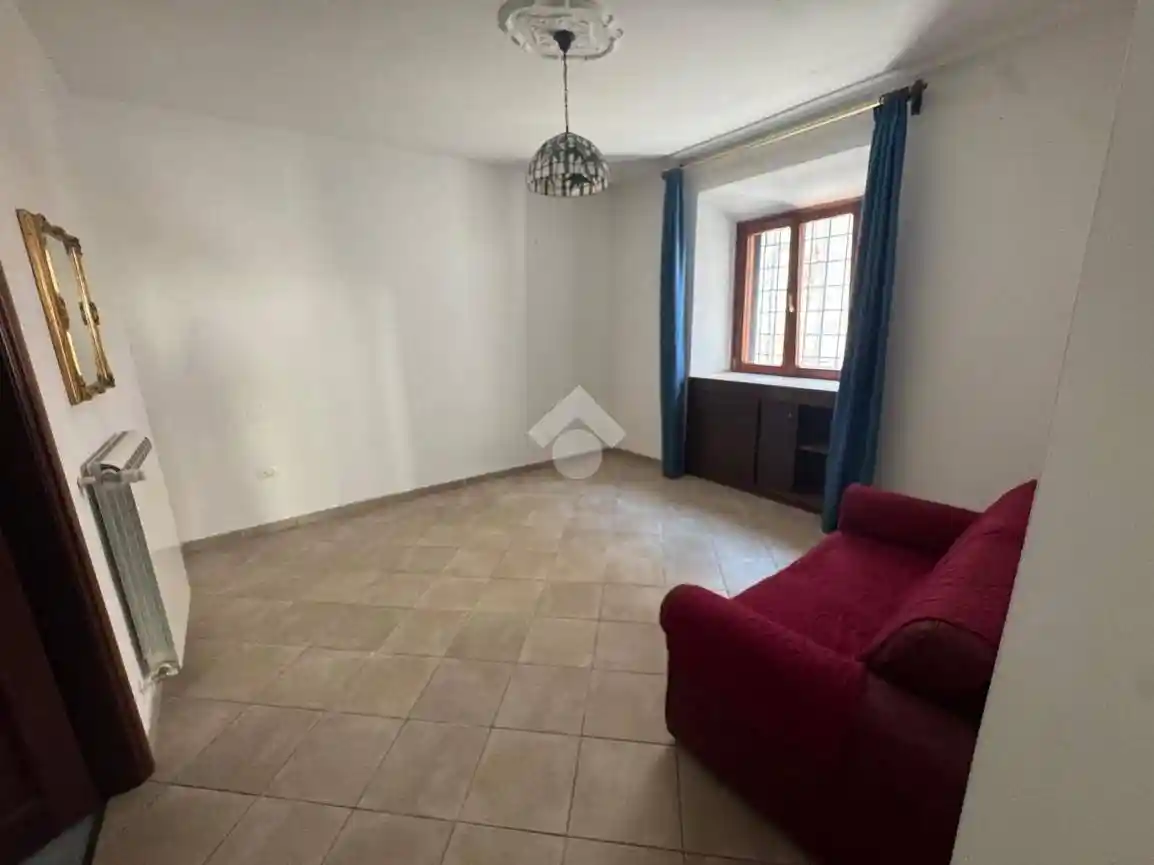 Casa indipendente in vendita a Magliano de' Marsi