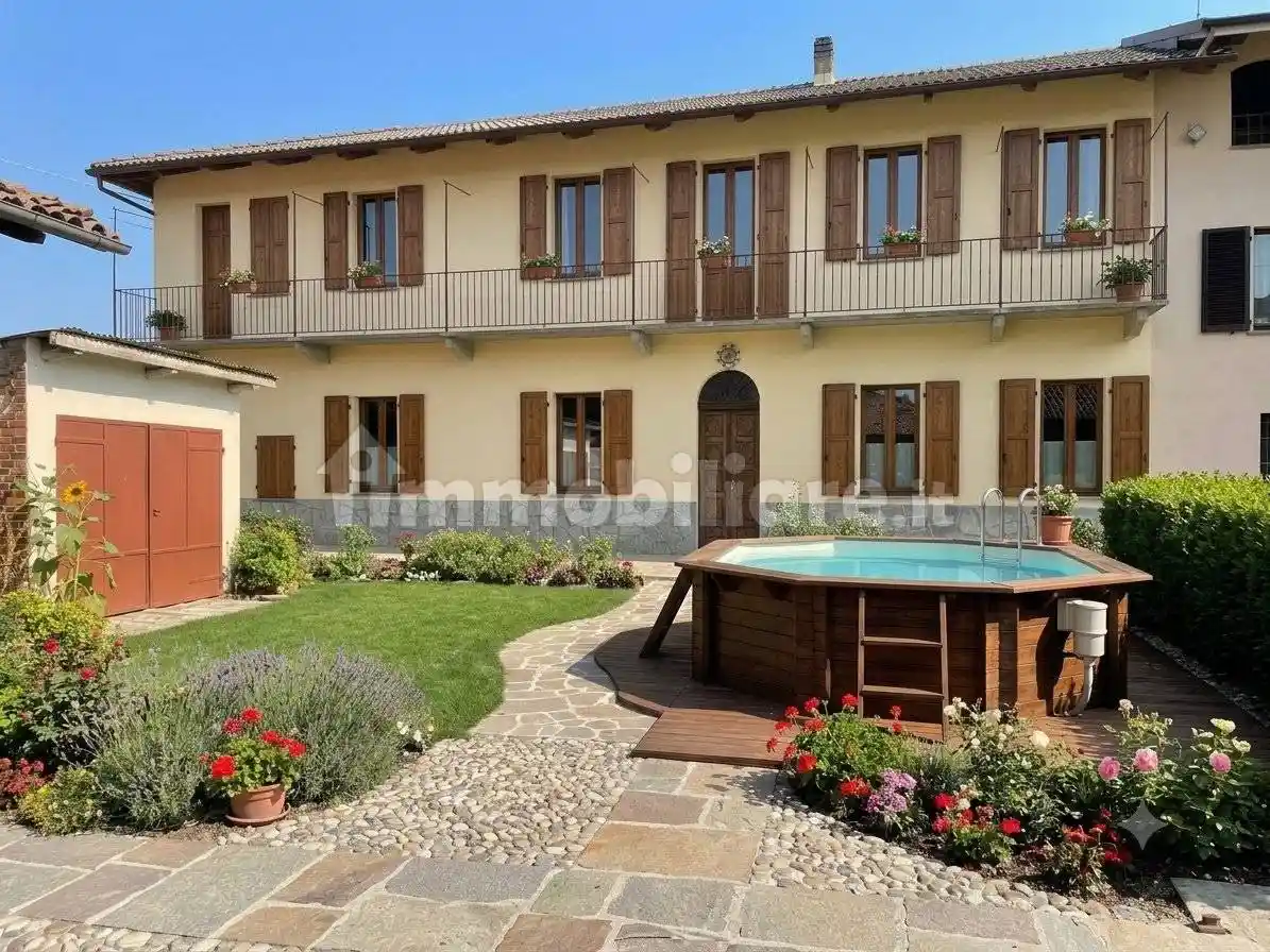 Rustico - Casale in vendita a Cavour