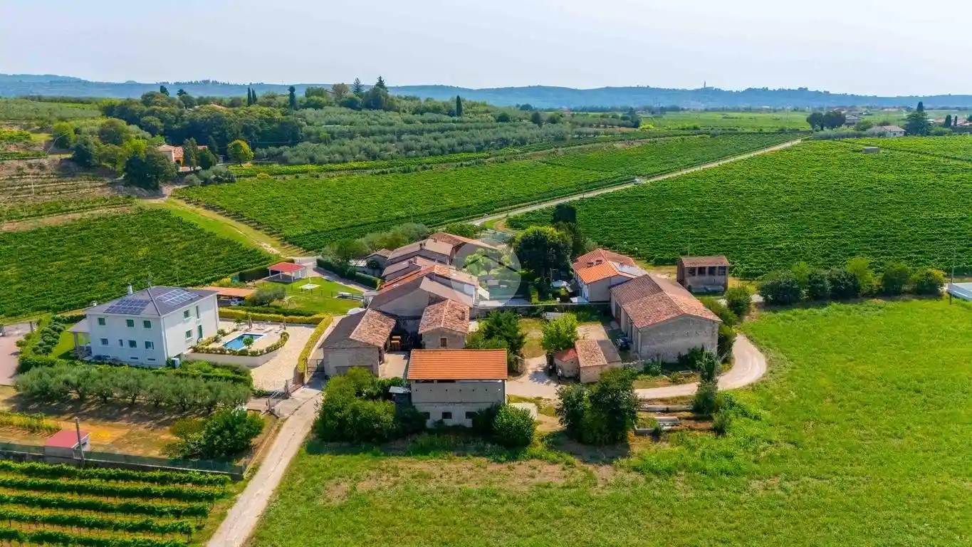 Rustico - Casale in vendita a Lavagno