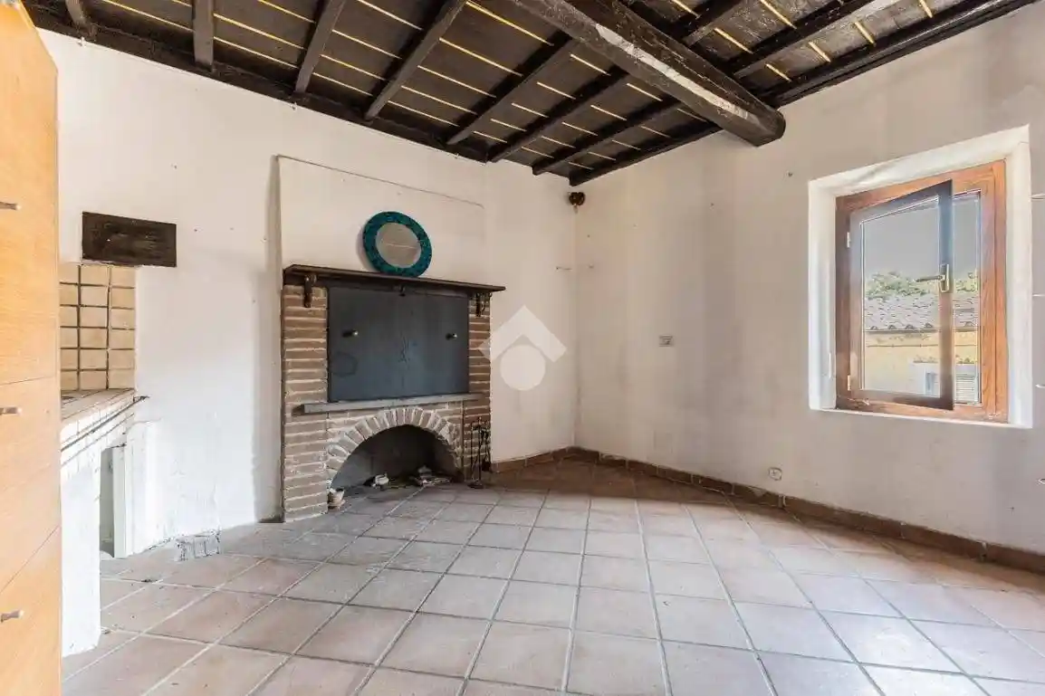 Appartamento in vendita a Caprarola