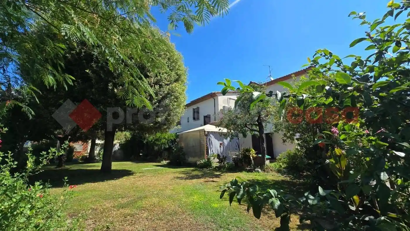 Casa indipendente in vendita a Arezzo