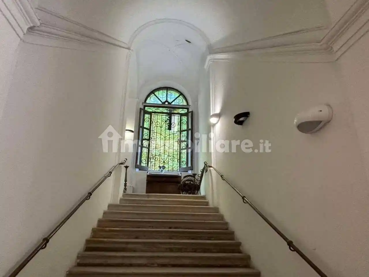 Palazzo - Edificio in vendita a Pesaro