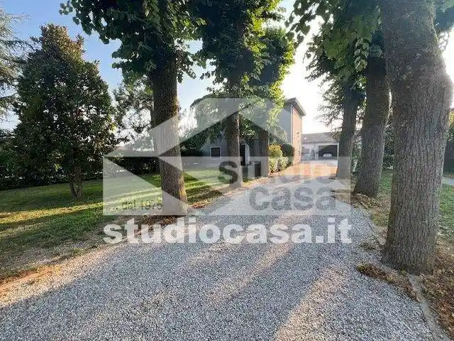 Villa in vendita a Crema