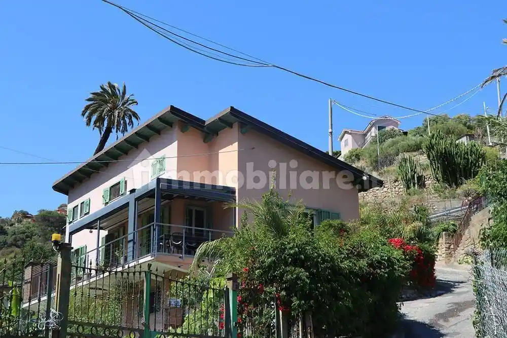 Villa in vendita a Bordighera