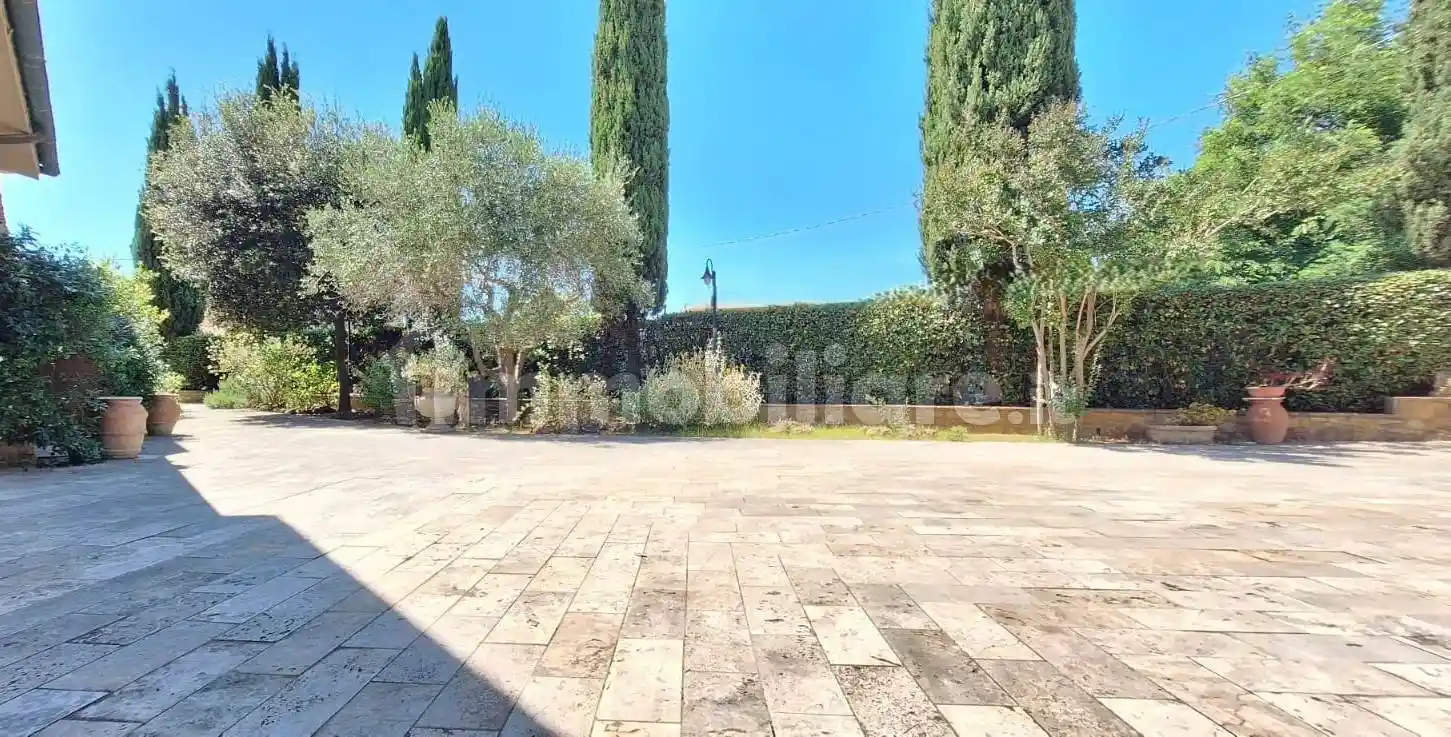 Villa in vendita a Cecina