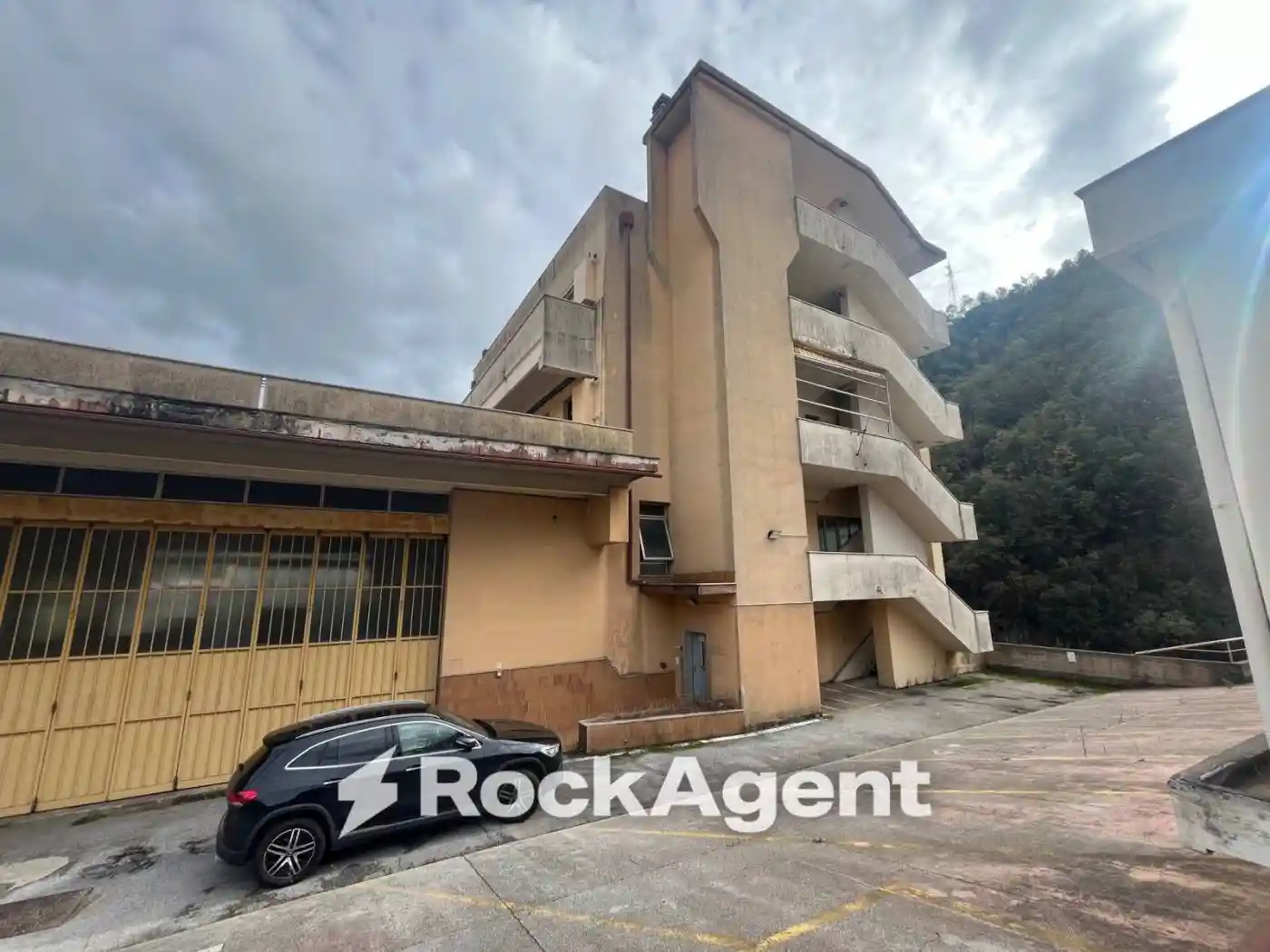Palazzo - Edificio in vendita a Varazze