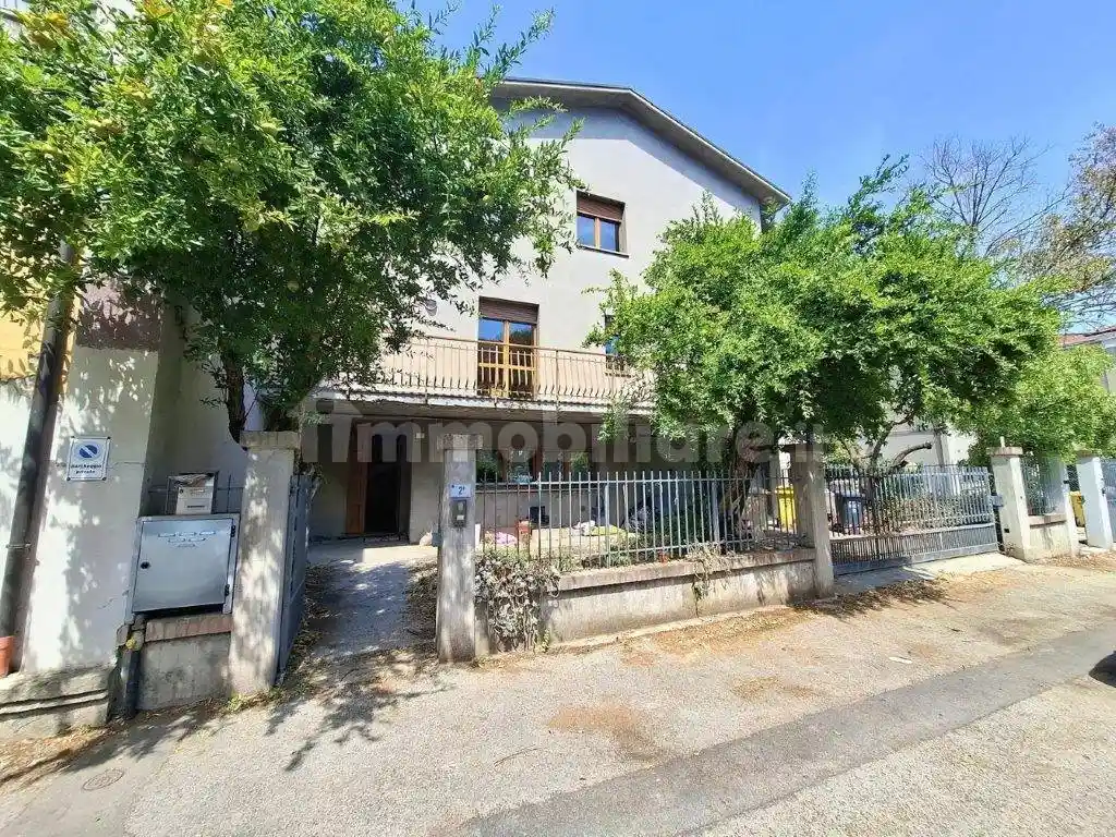 Casa indipendente in vendita a Forlì