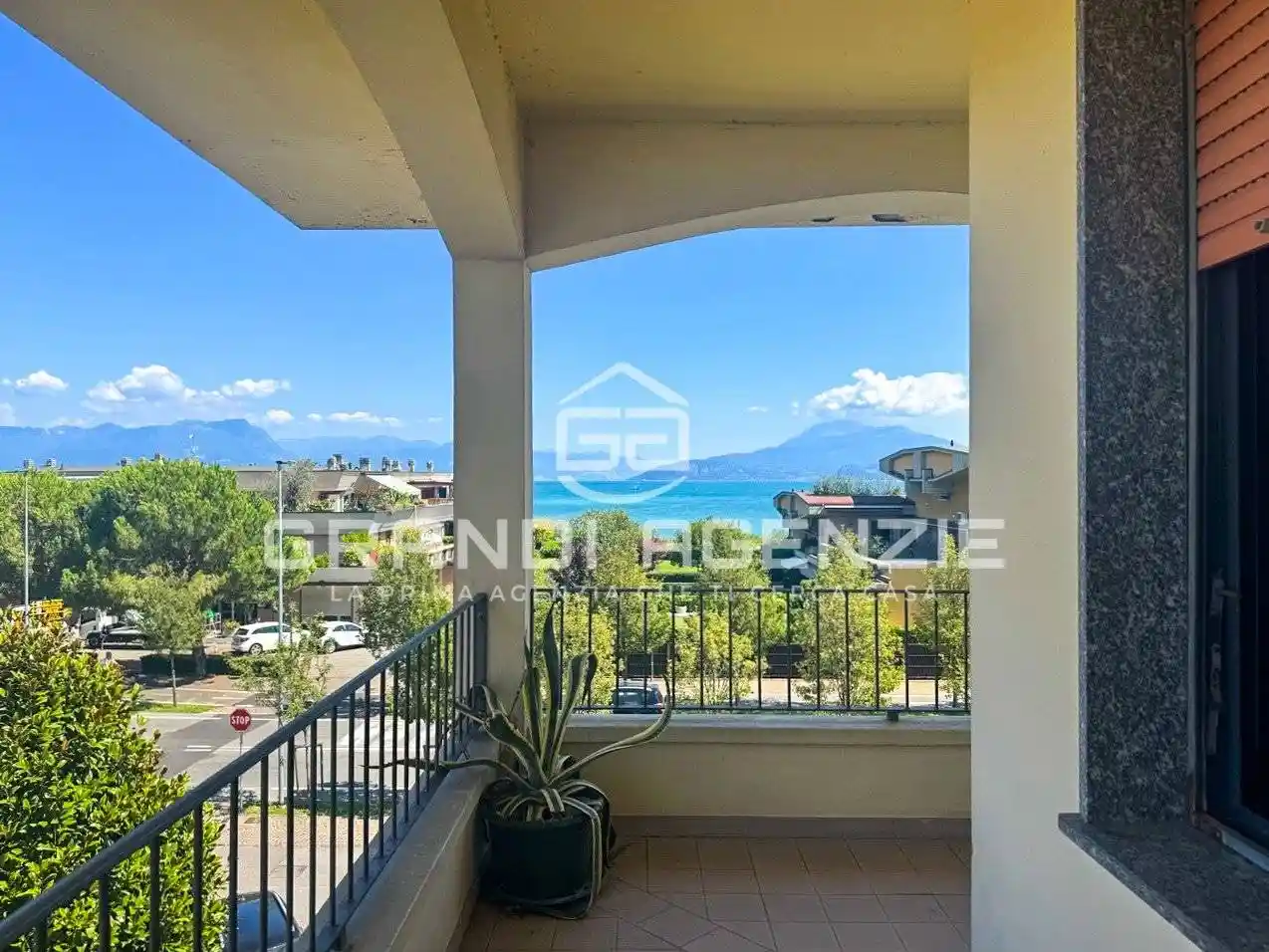 Appartamento in vendita a Sirmione