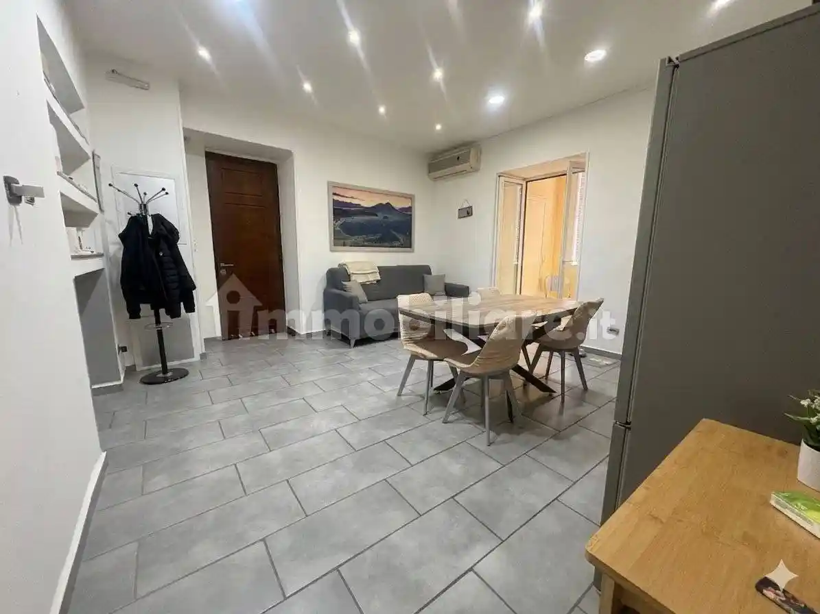 Appartamento in vendita a Napoli