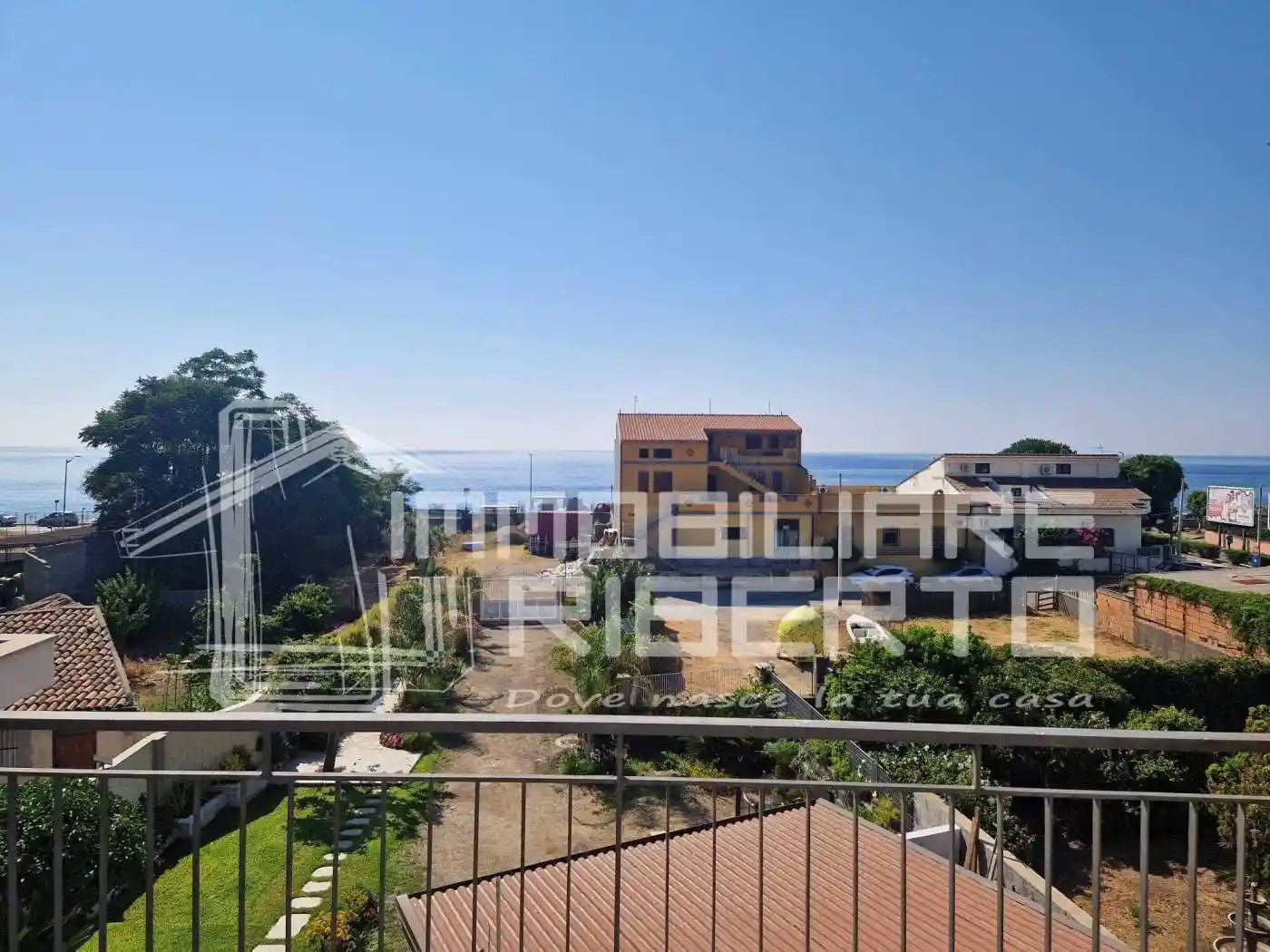 Casa indipendente in vendita a Santa Teresa di Riva