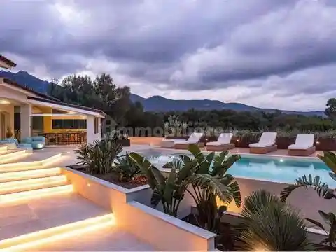Villa in vendita a Olbia