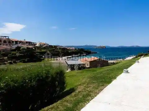 Appartamento in vendita a Arzachena