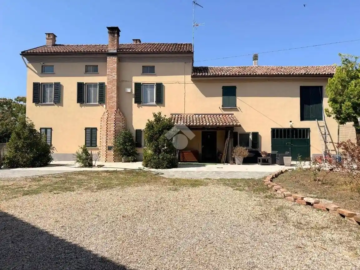 Casa indipendente in vendita a Sale
