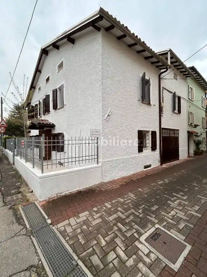 Casa indipendente in vendita a Reggio Emilia