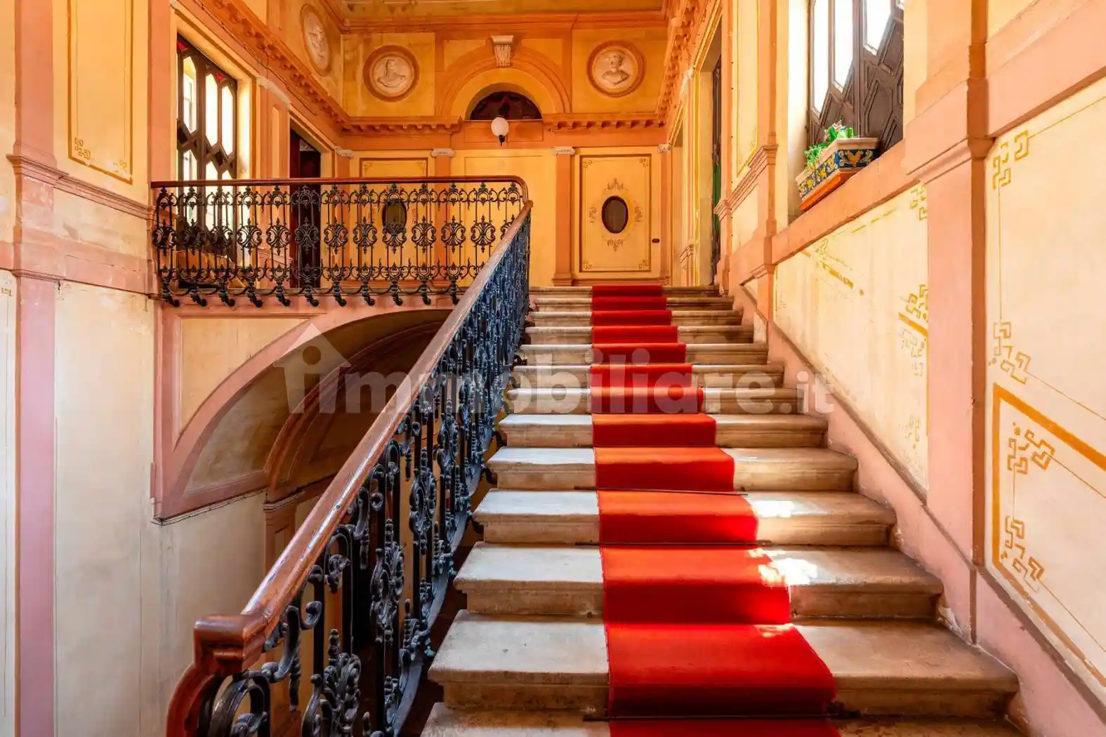 Palazzo - Edificio in vendita a Ragusa