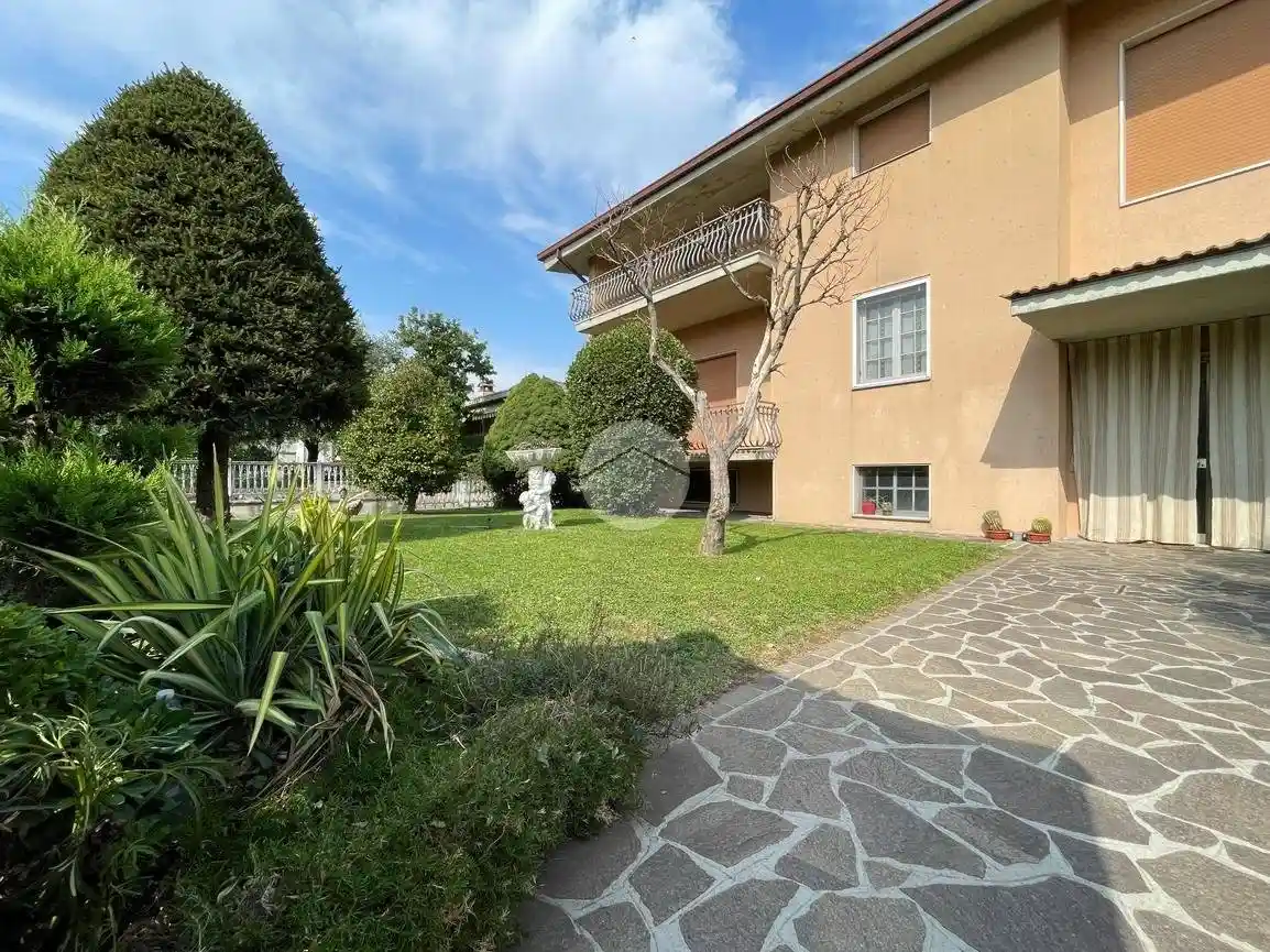 Villa in vendita a Travagliato