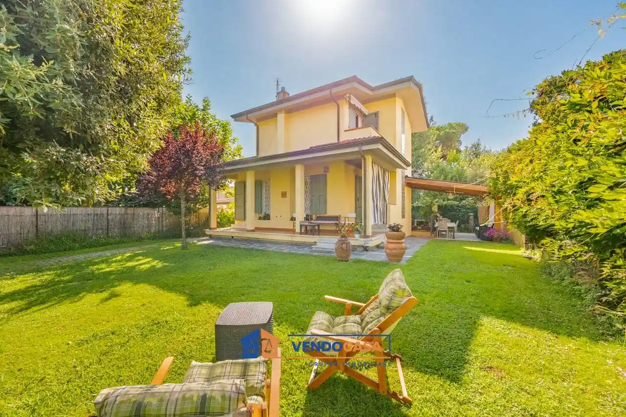 Villa in vendita a Massa
