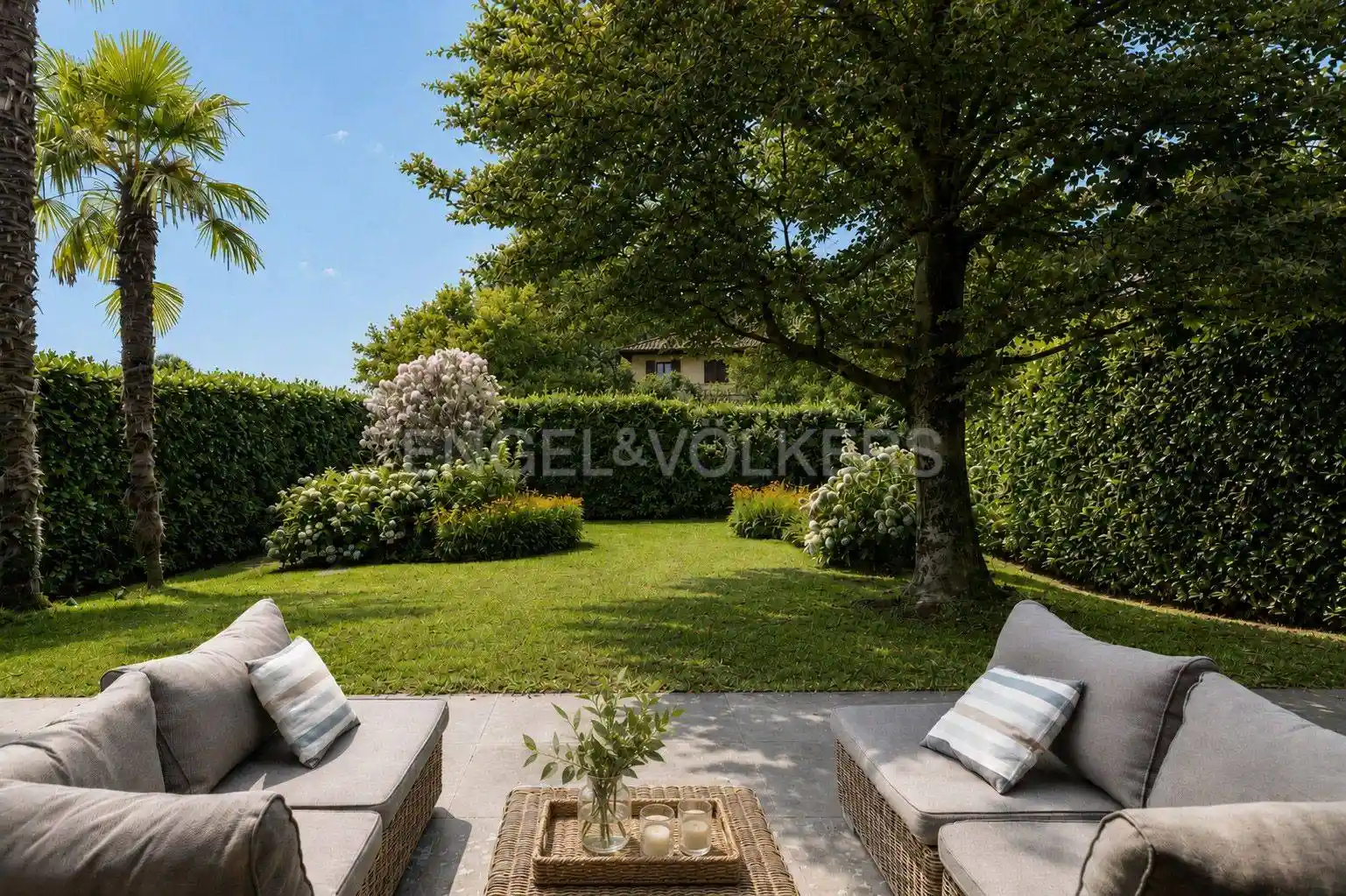 Villa in vendita a Monvalle