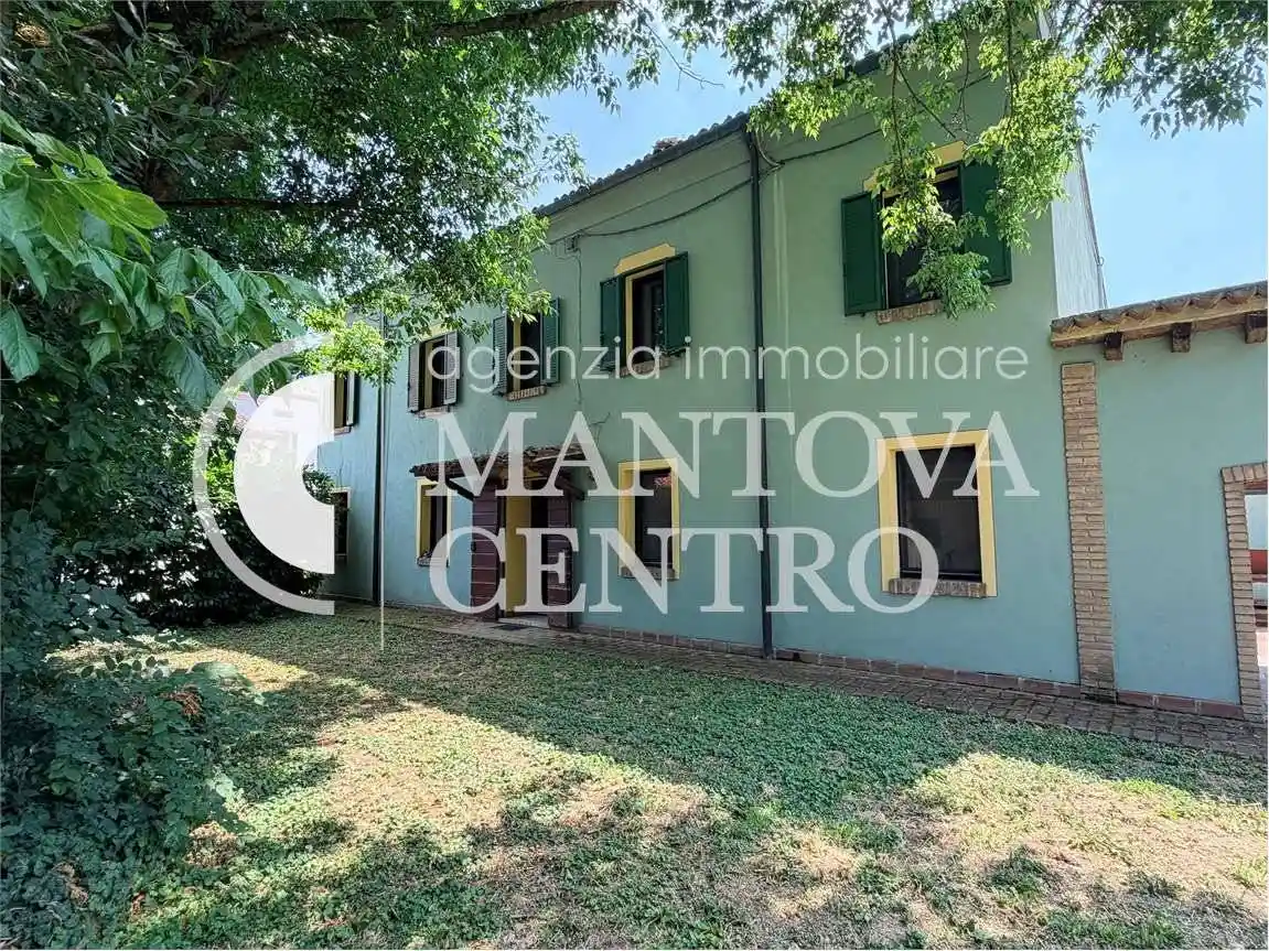 Villa in vendita a Curtatone