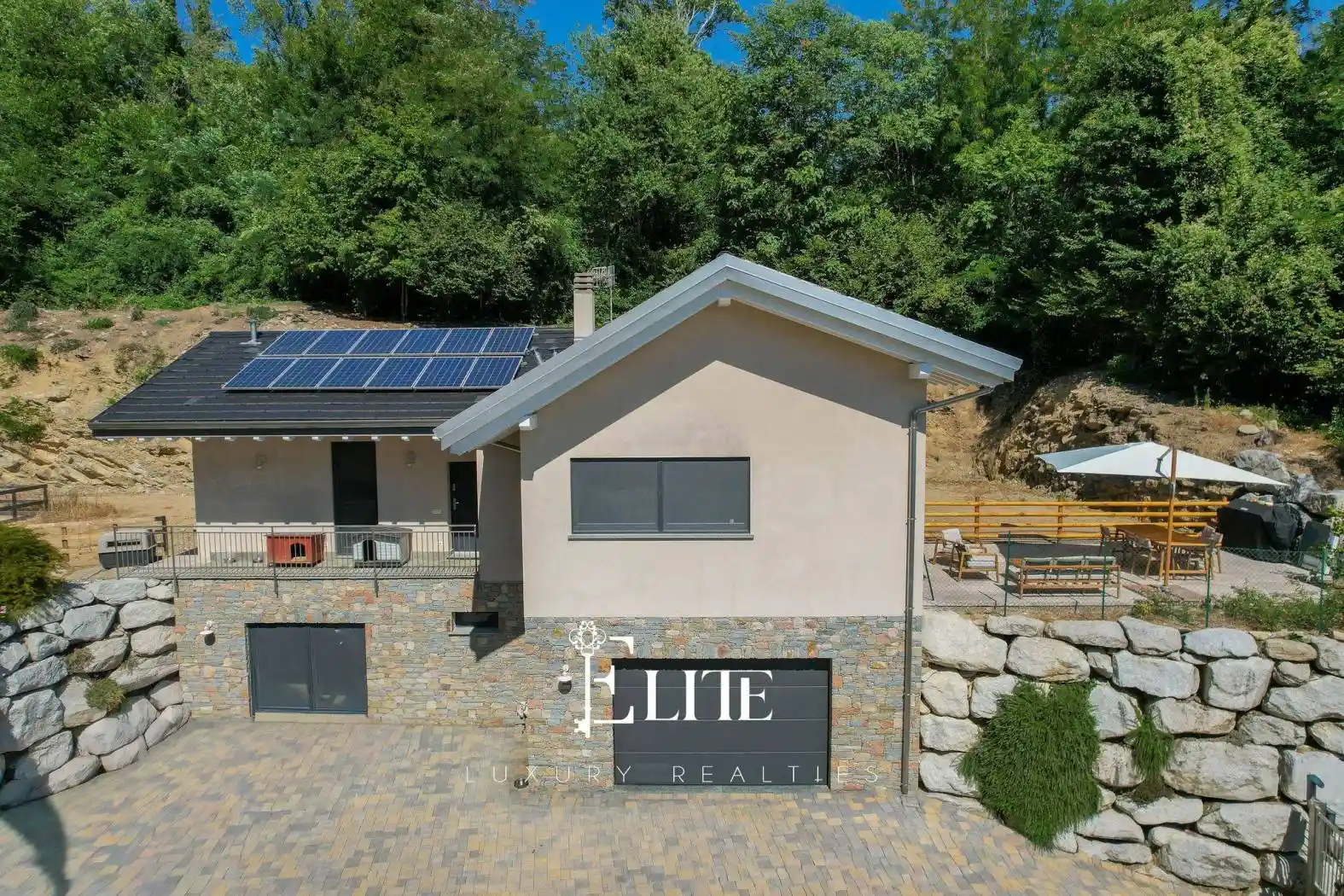 Villa in vendita a Leggiuno