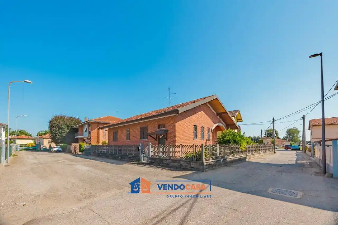 Villa in vendita a Carignano