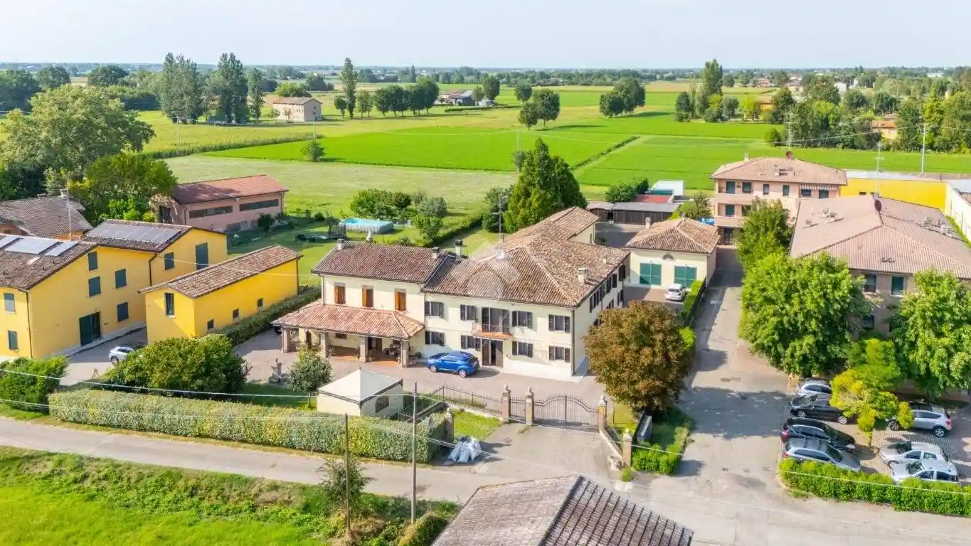 Villa in vendita a Bagnolo in Piano