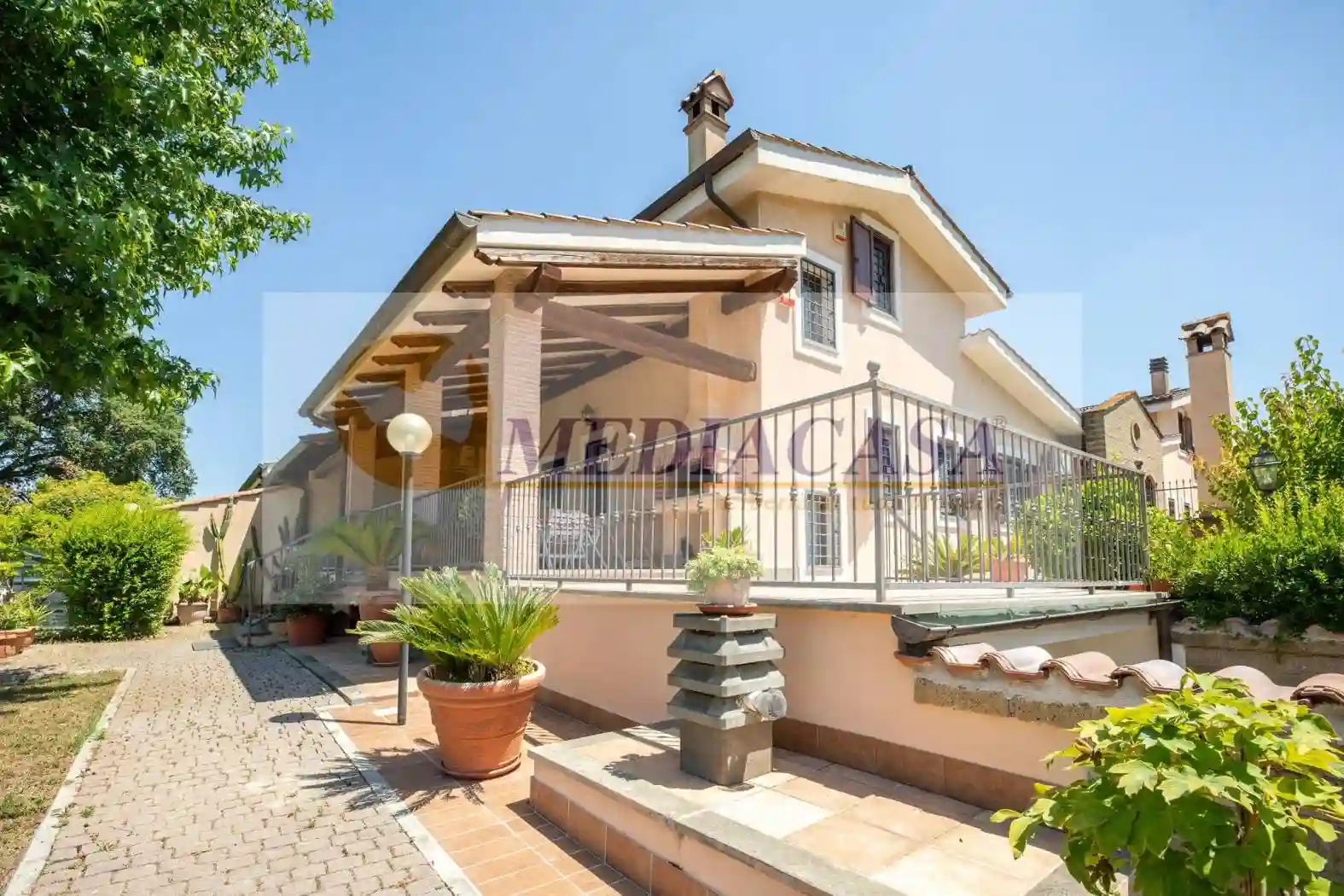 Villa - foto 2