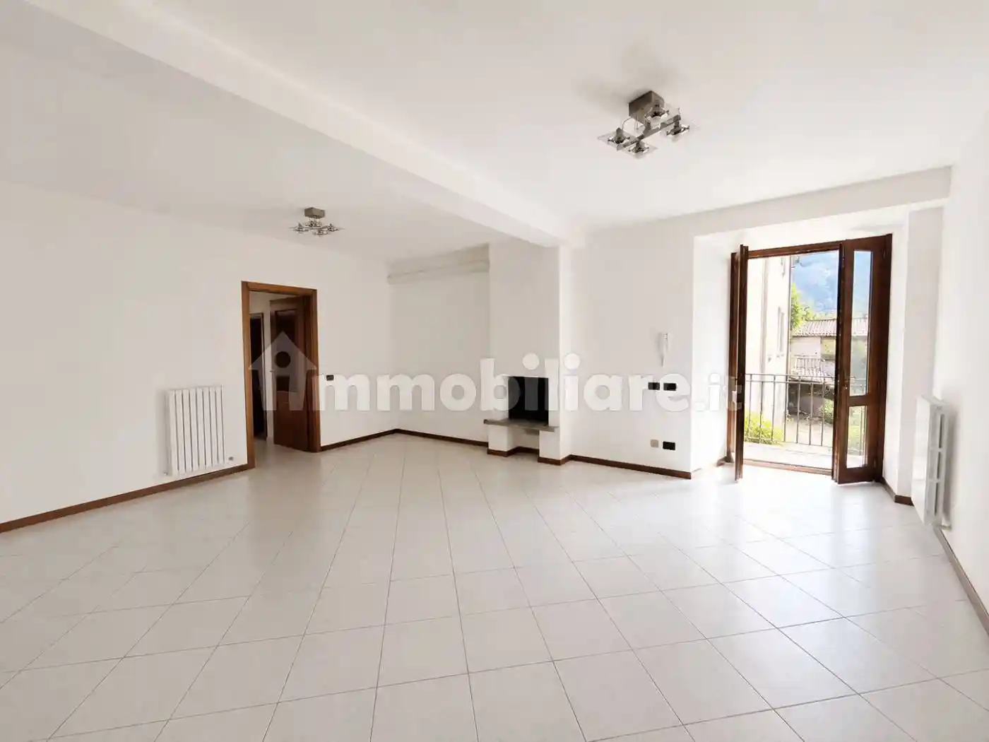 Appartamento in vendita a Abbadia Lariana